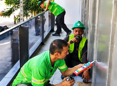 How to ensure quality and safety on a construction site?
